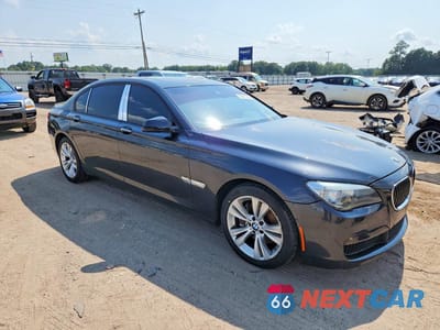 Czwarte zdjęcie samochodu z boku: 2015 BMW 740 LXI VIN:WBAYF4C53FGS99111 - miniatura