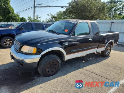 1999 FORD F250 2FTPX28L8XCA88285 - główne zdjęcie licytacji z USA - miniatura