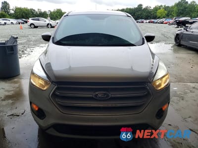Piąte zdjęcie samochodu w środku: 2019 FORD ESCAPE SE VIN:1FMCU0GD9KUB06755 - miniatura