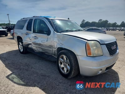 Czwarte zdjęcie samochodu z boku: 2011 GMC YUKON XL C1500 SLT VIN:1GKS1KE03BR337114 - miniatura