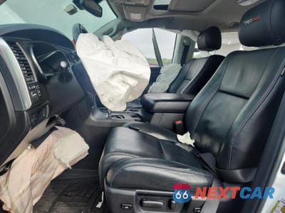 Zdjęcie 7 z 13 samochodu: 2020 TOYOTA SEQUOIA TRD PRO VIN:5TDBY5G11LS176926 - miniatura