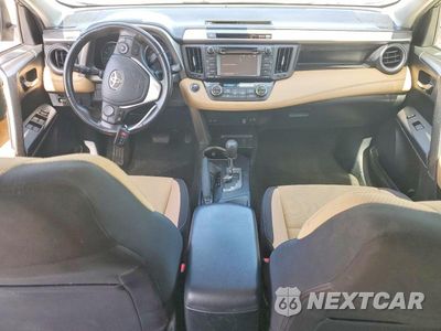 Zdjęcie 8 z 12 samochodu: 2018 TOYOTA RAV4 XLE VIN:JTMWFREV9JJ171018 - miniatura