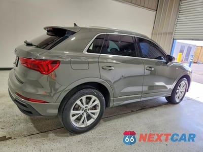 Trzecie zdjęcie samochodu z tyłu: 2025 AUDI Q3 PREMIUM S LINE 45 VIN:WA1DECF32S1049357 - miniatura