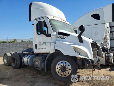 Czwarte zdjęcie samochodu z boku: 2023 FREIGHTLINER CASCADIA 116 SEMI TRUCK VIN:1FUJHTDV4PLNY5039 - miniatura