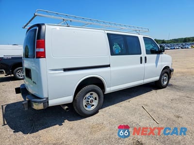 Trzecie zdjęcie samochodu z tyłu: 2017 GMC SAVANA G2500 VIN:1GTW7AFF8H1915630 - miniatura