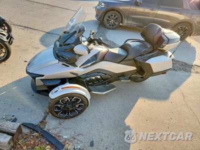 Trzecie zdjęcie samochodu z tyłu: 2021 CAN-AM SPYDER ROADSTER RT VIN:2BXNBDD49MV001056 - miniatura