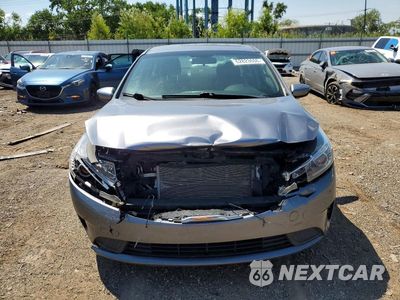 Piąte zdjęcie samochodu w środku: 2018 KIA FORTE S VIN:3KPFL4A73JE249809 - miniatura