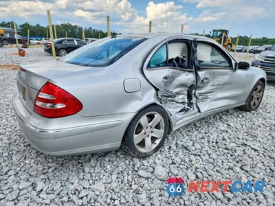 Trzecie zdjęcie samochodu z tyłu: 2003 MERCEDES-BENZ E 500 VIN:WDBUF70J63A295927 - miniatura