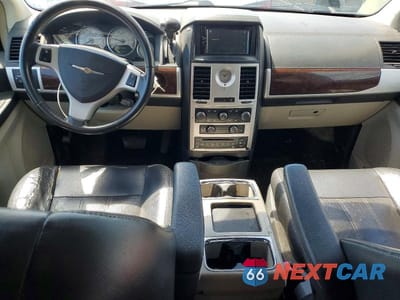 Zdjęcie 8 z 13 samochodu: 2010 CHRYSLER TOWN & COUNTRY TOURING PLUS VIN:2A4RR8D17AR494017 - miniatura