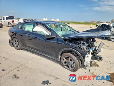 Czwarte zdjęcie samochodu z boku: 2026 KIA K4 LXS VIN:3KPFT4DE4TE292195 - miniatura