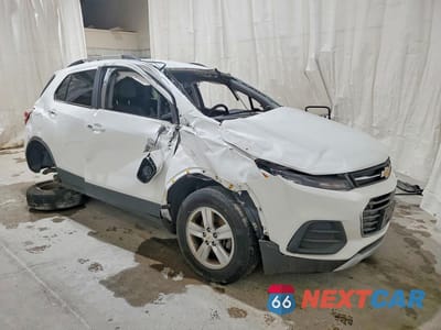 Czwarte zdjęcie samochodu z boku: 2019 CHEVROLET TRAX 1LT VIN:KL7CJLSB2KB913597 - miniatura