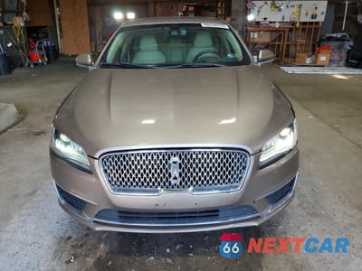 Piąte zdjęcie samochodu w środku: 2019 LINCOLN MKZ RESERVE II VIN:3LN6L5E93KR613847 - miniatura