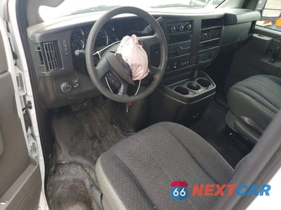 Zdjęcie 8 z 12 samochodu: 2024 GMC SAVANA G2500 VIN:1GTW7AFP6R1247272 - miniatura