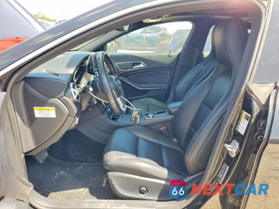 Zdjęcie 7 z 13 samochodu: 2014 MERCEDES-BENZ CLA 250 VIN:WDDSJ4EB4EN035860 - miniatura