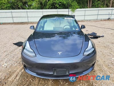 Piąte zdjęcie samochodu w środku: 2019 TESLA MODEL 3 VIN:5YJ3E1EB8KF421712 - miniatura