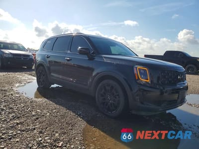 Czwarte zdjęcie samochodu z boku: 2022 KIA TELLURIDE EX VIN:5XYP3DHCXNG215172 - miniatura