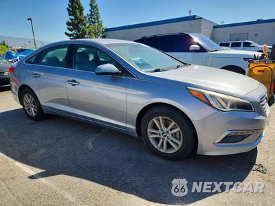 Czwarte zdjęcie samochodu z boku: 2015 HYUNDAI SONATA SE VIN:5NPE24AF3FH006543 - miniatura