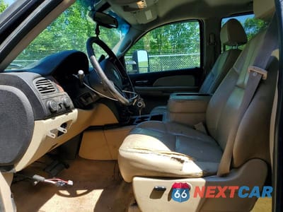 Zdjęcie 7 z 12 samochodu: 2007 CHEVROLET SILVERADO K3500 VIN:1GCJK33647F554455 - miniatura
