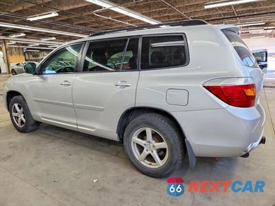 Drugie zdjęcie samochodu z przodu: 2010 TOYOTA HIGHLANDER SE VIN:5TDJK3EH6AS016376 - miniatura