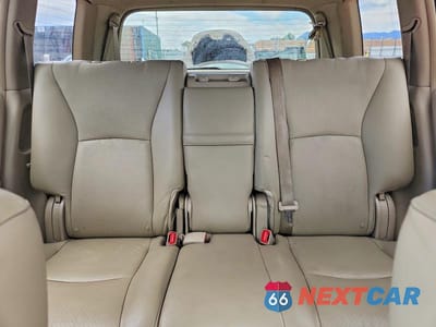 Zdjęcie 10 z 13 samochodu: 2005 TOYOTA HIGHLANDER LIMITED VIN:JTEEP21A550102336 - miniatura