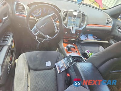 Zdjęcie 8 z 12 samochodu: 2012 CHRYSLER 300 VIN:2C3CCAAG5CH213830 - miniatura
