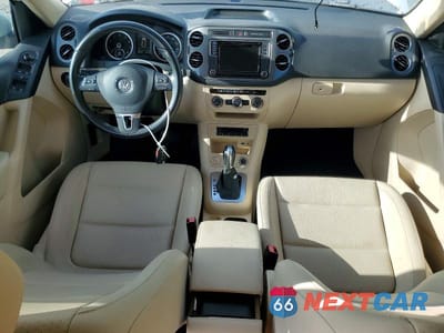 Zdjęcie 8 z 13 samochodu: 2017 VOLKSWAGEN TIGUAN S VIN:WVGAV7AX7HK026830 - miniatura