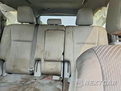 Zdjęcie 10 z 14 samochodu: 2019 TOYOTA HIGHLANDER LE VIN:5TDZARFH6KS049418 - miniatura