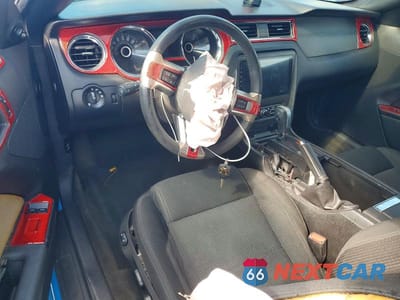 Zdjęcie 8 z 12 samochodu: 2014 FORD MUSTANG VIN:1ZVBP8AM0E5245120 - miniatura