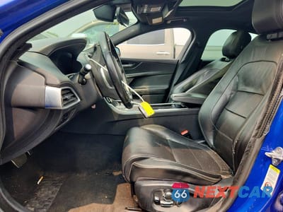 Zdjęcie 7 z 12 samochodu: 2019 JAGUAR XE S VIN:SAJAM4FV0KCP43828 - miniatura