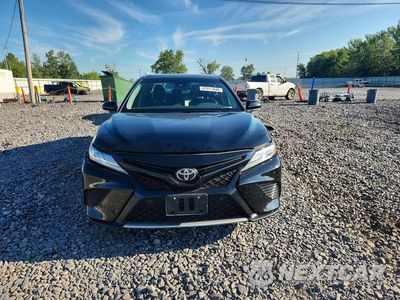 Piąte zdjęcie samochodu w środku: 2018 TOYOTA CAMRY XSE VIN:4T1B61HK2JU118348 - miniatura