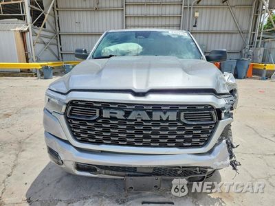 Piąte zdjęcie samochodu w środku: 2025 RAM 1500 TRADESMAN VIN:1C6RREGG3SN643730 - miniatura