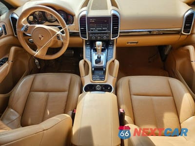 Zdjęcie 8 z 14 samochodu: 2012 PORSCHE CAYENNE S HYBRID VIN:WP1AE2A28CLA91344 - miniatura