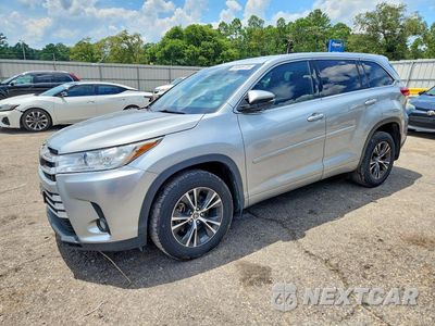2018 TOYOTA HIGHLANDER LE PLUS 5TDBZRFH3JS831801 - główne zdjęcie licytacji z USA - miniatura
