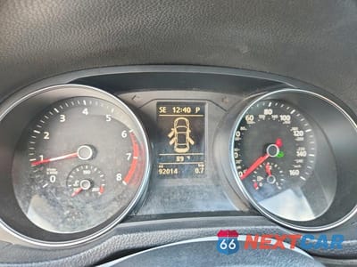 Zdjęcie 9 z 12 samochodu: 2017 VOLKSWAGEN PASSAT SE VIN:1VWBT7A36HC078887 - miniatura