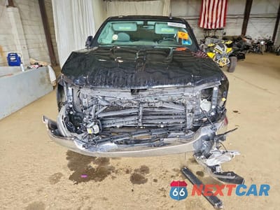 Piąte zdjęcie samochodu w środku: 2018 CHEVROLET SILVERADO K1500 LT VIN:1GCVKREC9JZ138544 - miniatura