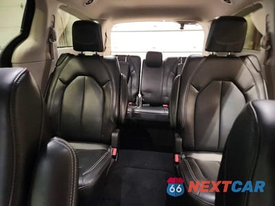 Zdjęcie 10 z 14 samochodu: 2023 CHRYSLER PACIFICA TOURING L VIN:2C4RC1BG5PR627310 - miniatura
