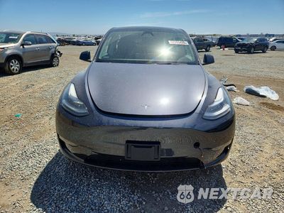 Piąte zdjęcie samochodu w środku: 2024 TESLA MODEL Y VIN:7SAYGDEE3RF081569 - miniatura