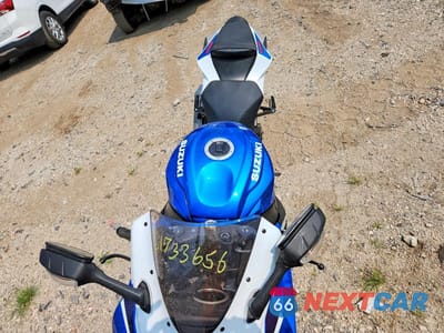 Piąte zdjęcie samochodu w środku: 2025 SUZUKI GSX-R600 VIN:JS1GN7FA8S7101820 - miniatura