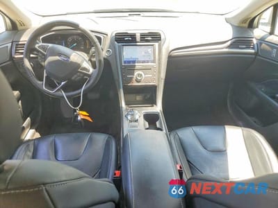 Zdjęcie 8 z 12 samochodu: 2019 FORD FUSION TITANIUM VIN:3FA6P0RU9KR257890 - miniatura