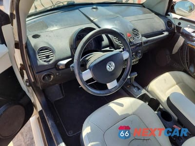 Zdjęcie 8 z 12 samochodu: 2007 VOLKSWAGEN NEW BEETLE TRIPLE WHITE VIN:3VWFF31Y07M416777 - miniatura