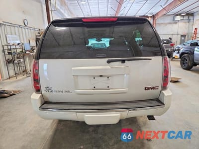 Zdjęcie 6 z 13 samochodu: 2013 GMC YUKON XL DENALI VIN:1GKS2MEF0DR158397 - miniatura