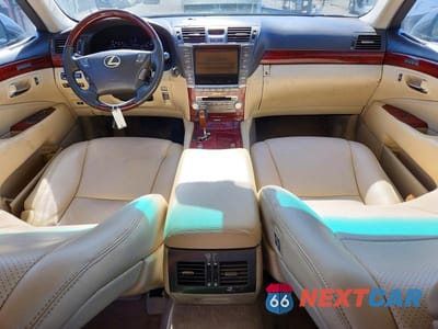 Zdjęcie 8 z 12 samochodu: 2011 LEXUS LS 460 VIN:JTHCL5EF2B5009253 - miniatura