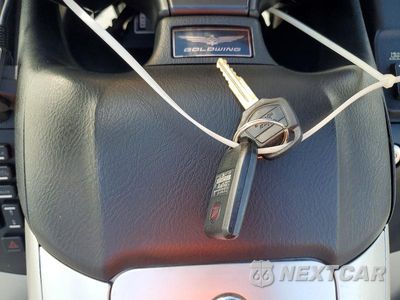 Zdjęcie 8 z 9 samochodu: 2016 HONDA GL1800 VIN:JH2SC68G0GK401414 - miniatura