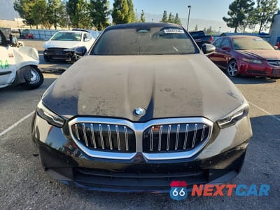 Piąte zdjęcie samochodu w środku: 2024 BMW 530 XI VIN:WBA53FJ08RCS35186 - miniatura
