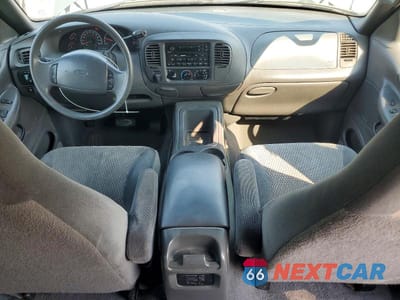 Zdjęcie 8 z 13 samochodu: 1999 FORD EXPEDITION VIN:1FMPU18L4XLB73824 - miniatura