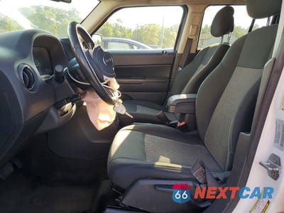 Zdjęcie 7 z 14 samochodu: 2015 JEEP PATRIOT LATITUDE VIN:1C4NJPFB2FD156840 - miniatura