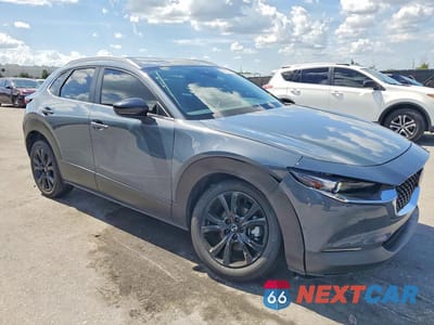 Czwarte zdjęcie samochodu z boku: 2023 MAZDA CX-30 PREFERRED VIN:3MVDMBCM3PM582164 - miniatura