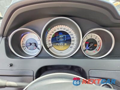 Zdjęcie 9 z 12 samochodu: 2012 MERCEDES-BENZ C 250 VIN:WDDGF4HB6CR224552 - miniatura