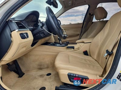 Zdjęcie 7 z 12 samochodu: 2015 BMW 328 XI VIN:WBA3B3C52FF548813 - miniatura