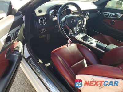 Zdjęcie 8 z 12 samochodu: 2015 MERCEDES-BENZ SLK 250 VIN:WDDPK4HA9FF103457 - miniatura